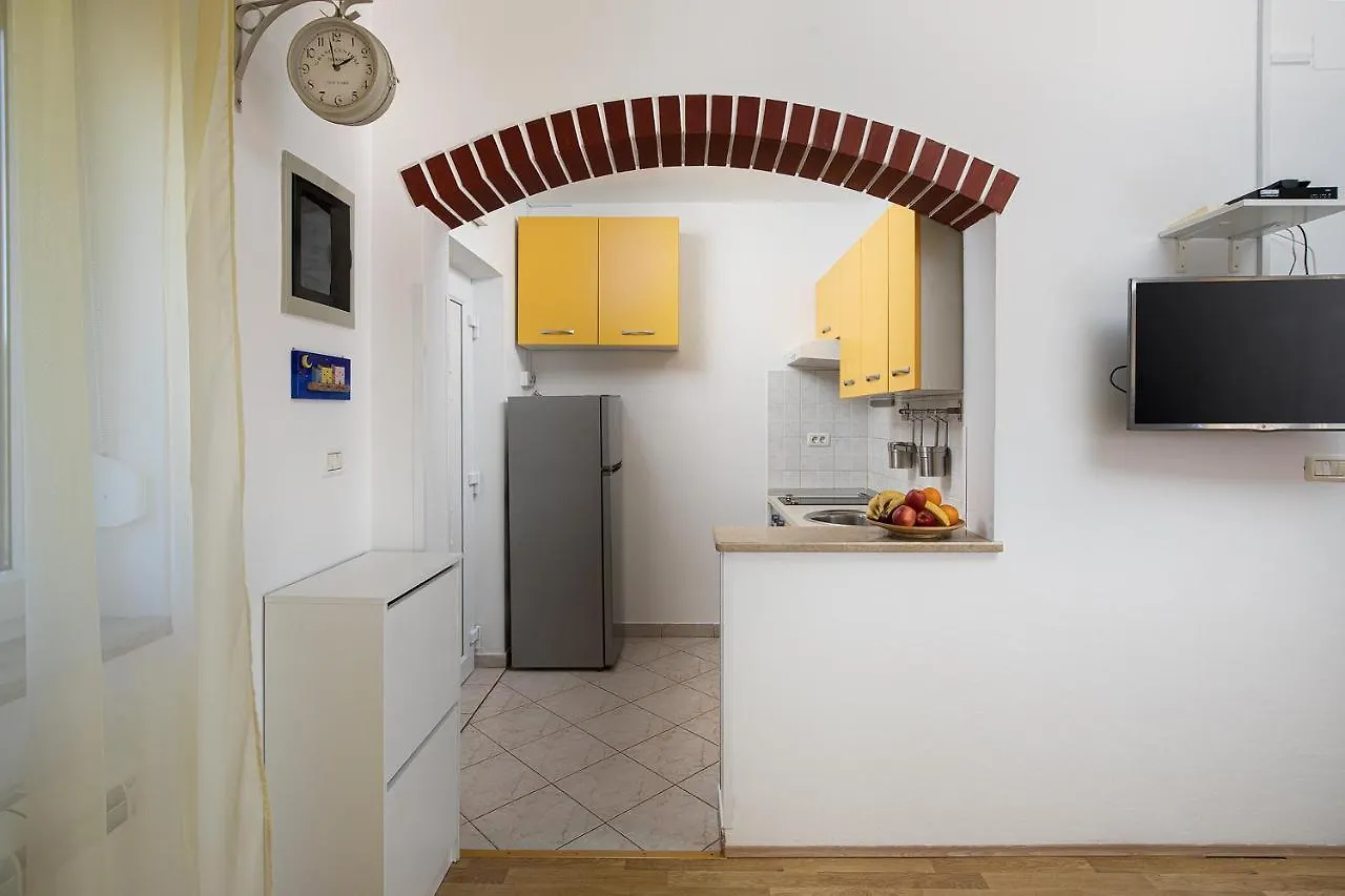 Pula Istria Apartments 0*,
