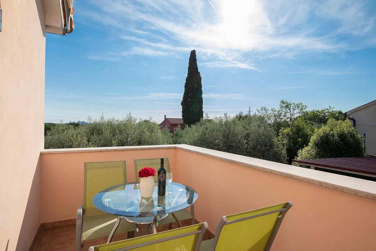 Pula Istria Apartments 0*,
